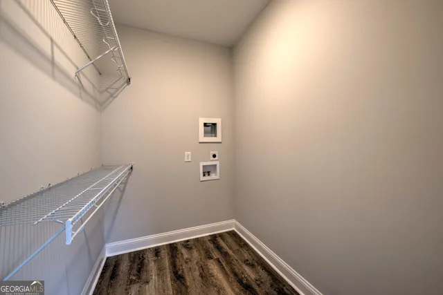 a view of utility room