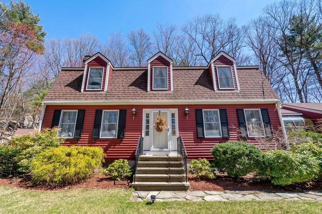 97 Parmenter Road Framingham, MA 01701 - Photo 3 of 40