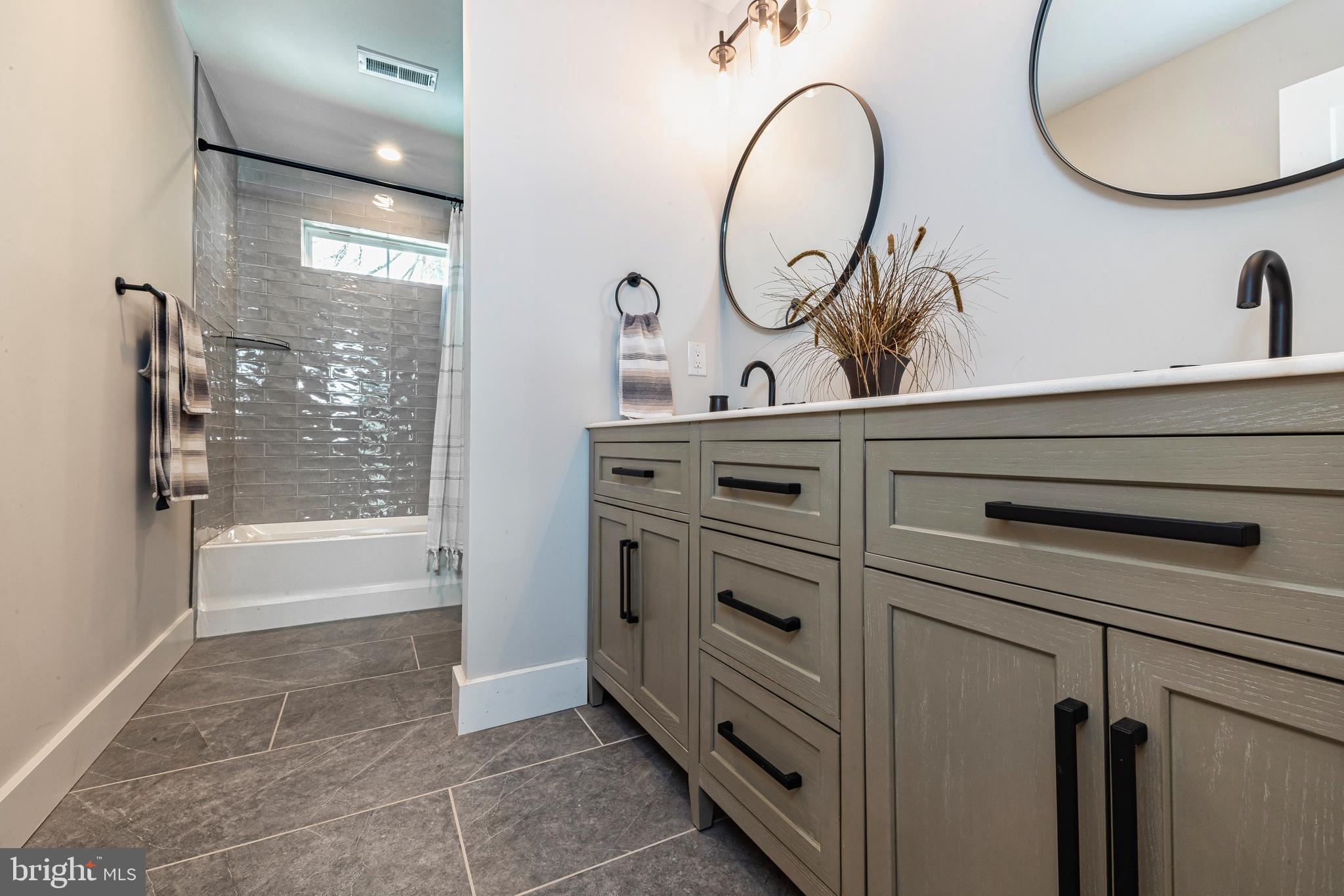 14 Old Landing Road Mantua, NJ 08051 - Photo 42 of 51 Main bath