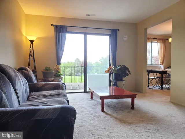 $950 | 1100 Lisadale Circle, Unit 2D, Catonsville, MD 21228