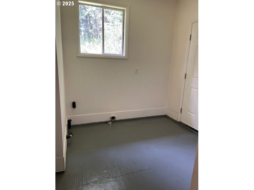 69376 Wildwood Road North Bend, OR 97459 - Photo 27 of 39 Gallery Image 27