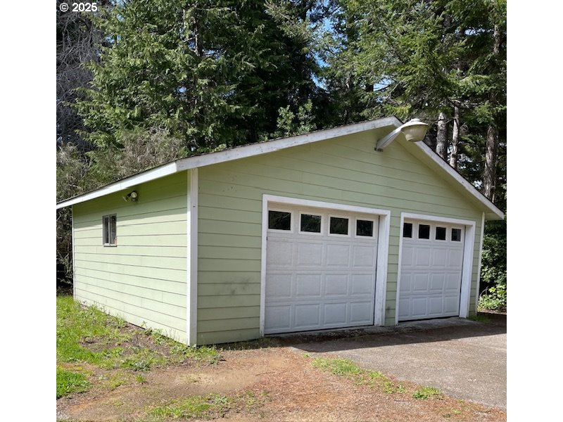 69376 Wildwood Road North Bend, OR 97459 - Photo 29 of 39 Gallery Image 29