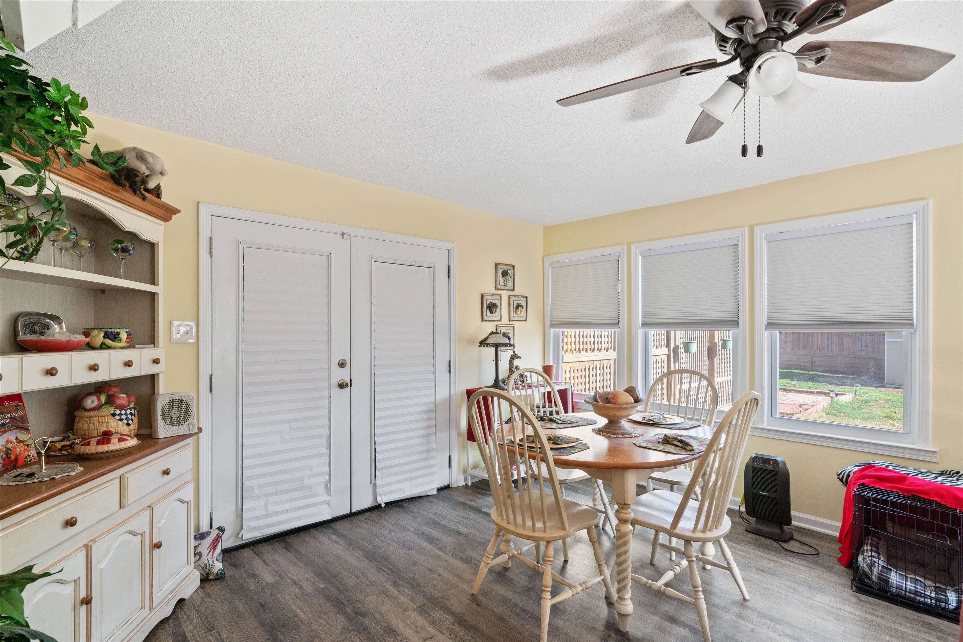 5100 Helene Road Memphis, TN 38117 - Photo 16 of 25 a dining room with furniture and window