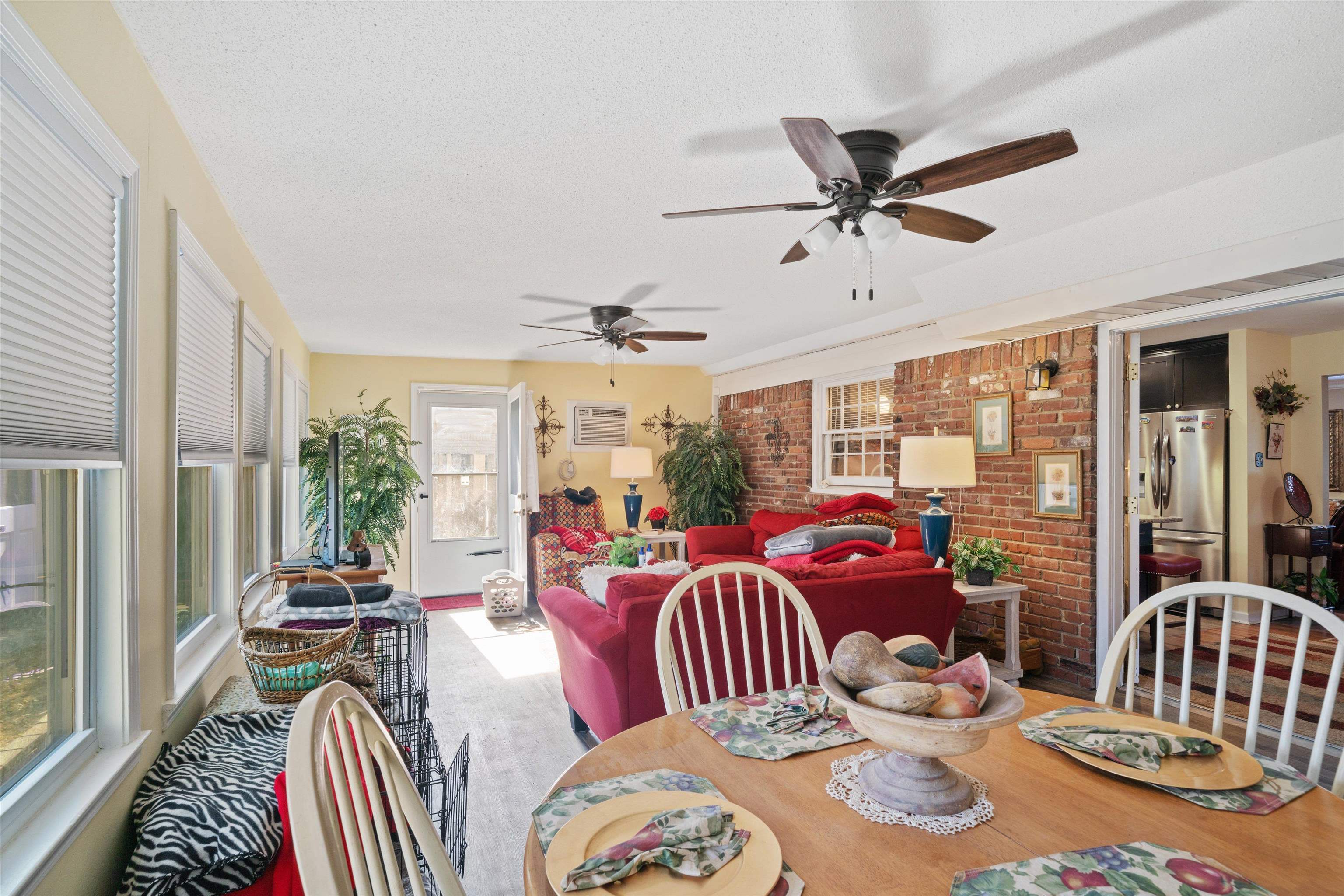 5100 Helene Road Memphis, TN 38117 - Photo 17 of 25 a view of a dining room with furniture