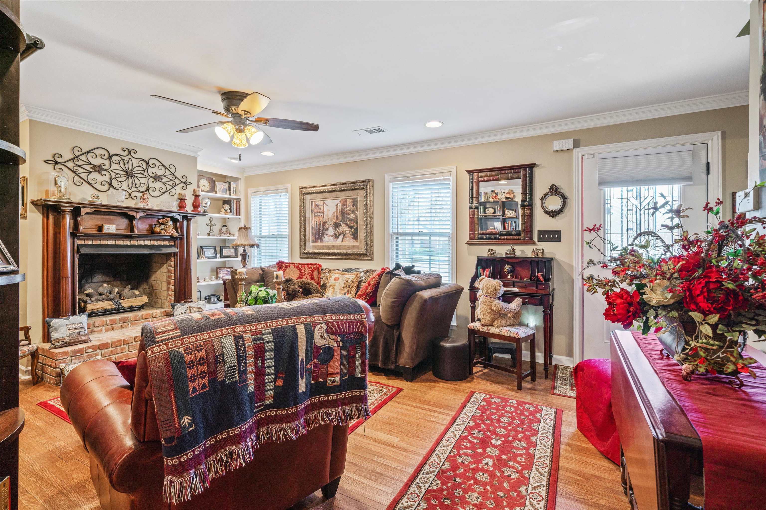 5100 Helene Road Memphis, TN 38117 - Photo 6 of 25 a living room with furniture fireplace and a window