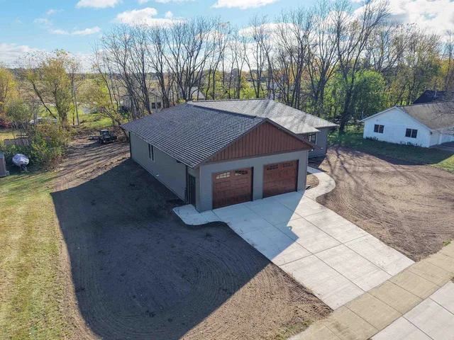 $470,000 | 775 Westmor Spring Green, Spring Green, WI 53588