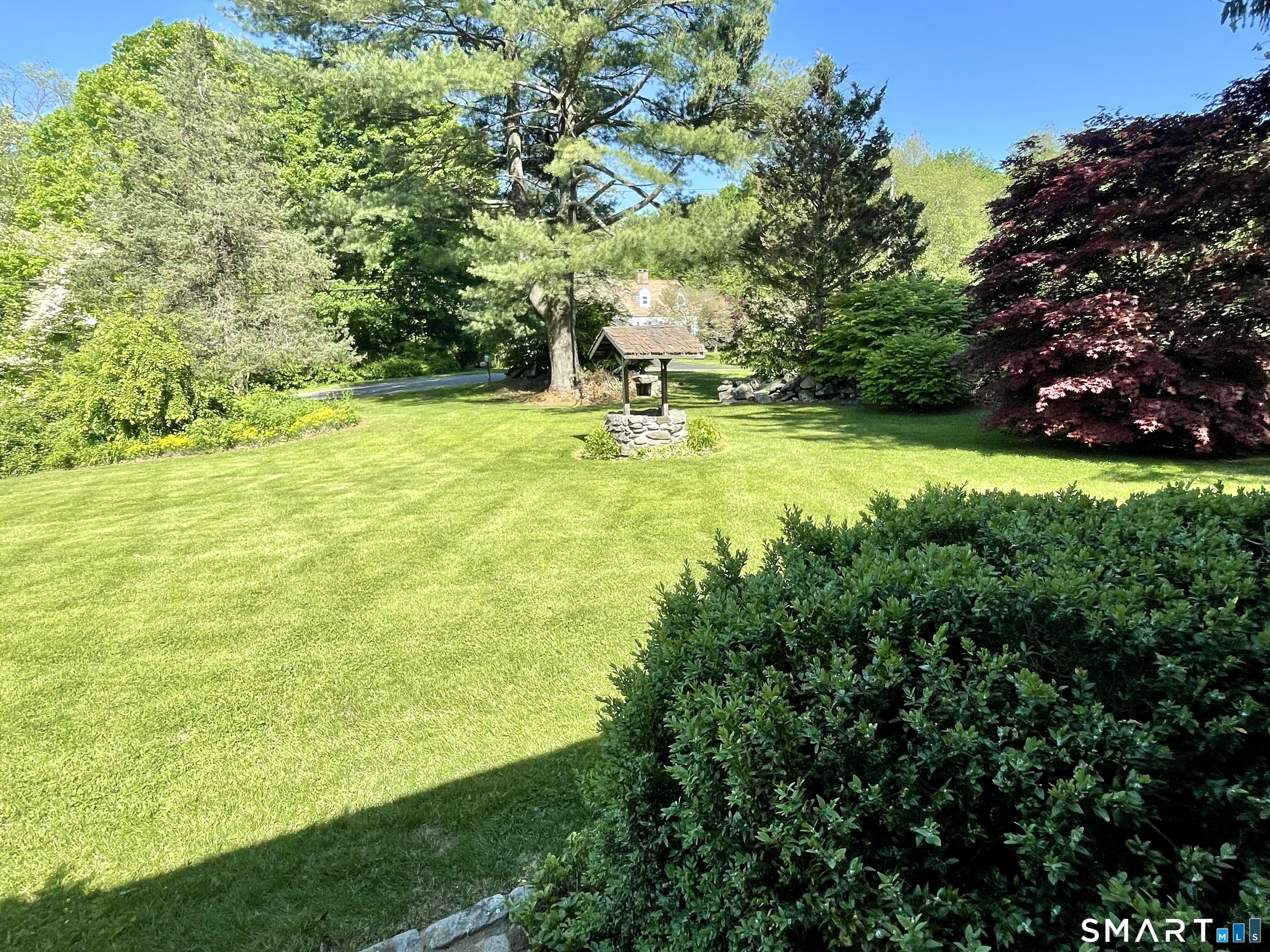 9 Apple Lane Redding, CT 06896 - Photo 22 of 39 Large lawn to the right