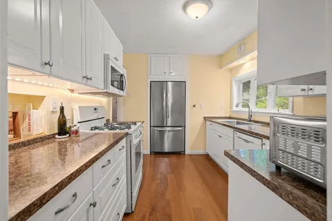 $749,000 | 30 Stonebridge Road, Wayland, MA 01778