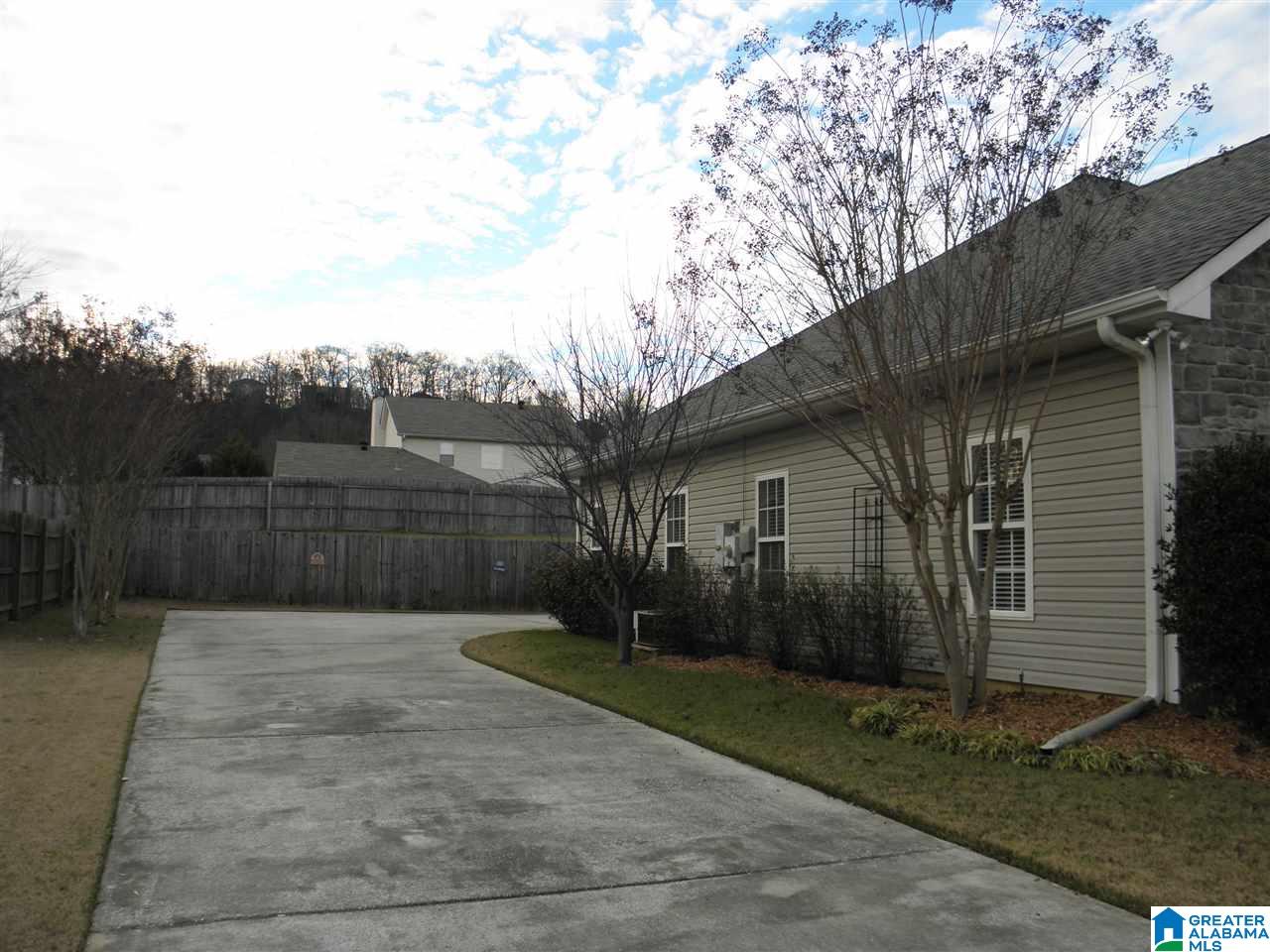 129 Stone Road Pelham, AL 35124 - Photo 4 of 44