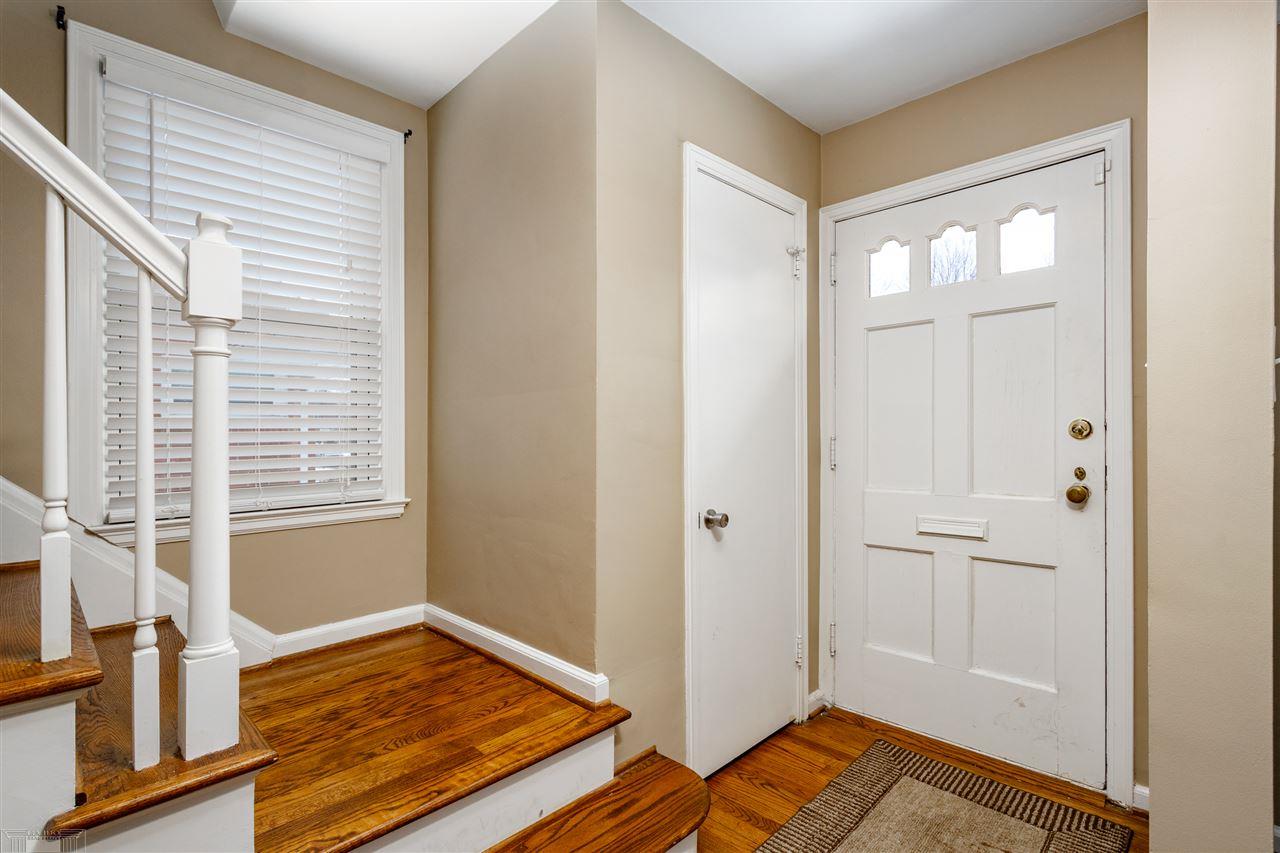 1379 Fairholme Road Grosse Pointe, MI 48236 - Photo 17 of 36 50033399-16.JPG