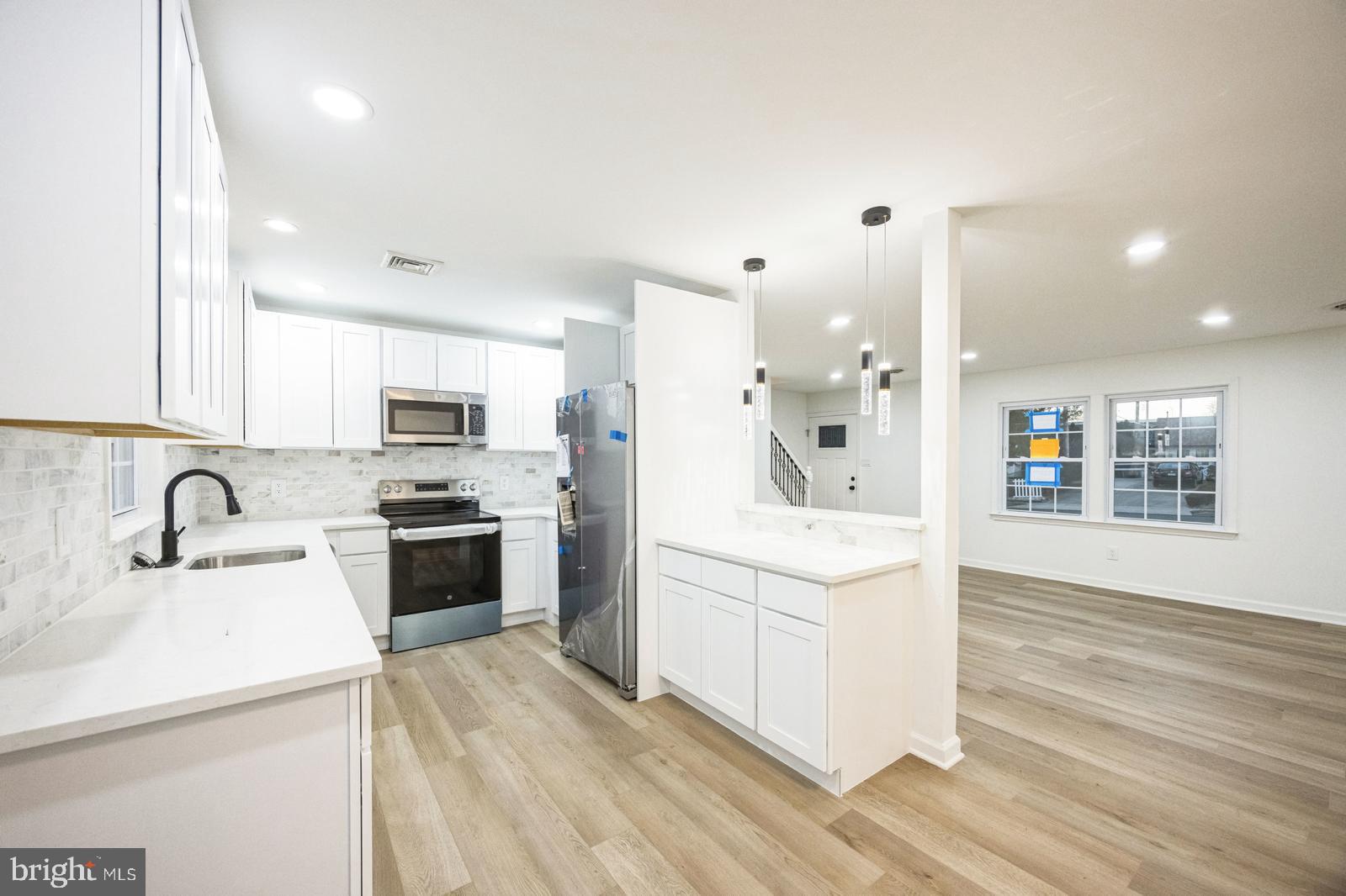 4 Plumtree Road Levittown, PA 19056 - Photo 3 of 20 Gallery Image 3