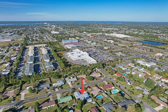 $398,000 | 305 Floyd Drive, Lynn Haven, FL 32444