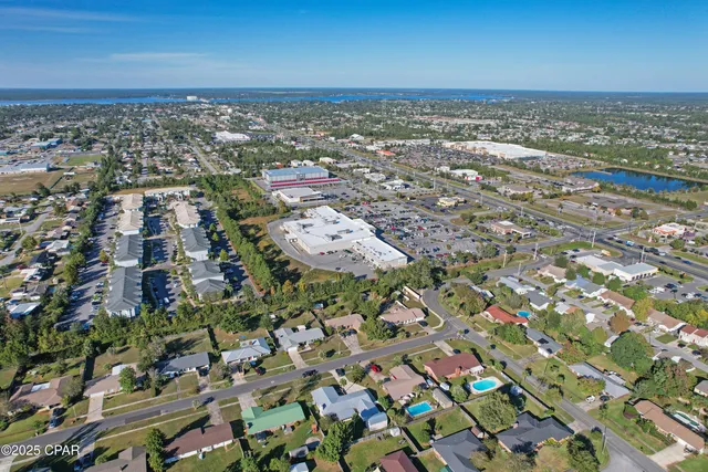 $398,000 | 305 Floyd Drive, Lynn Haven, FL 32444