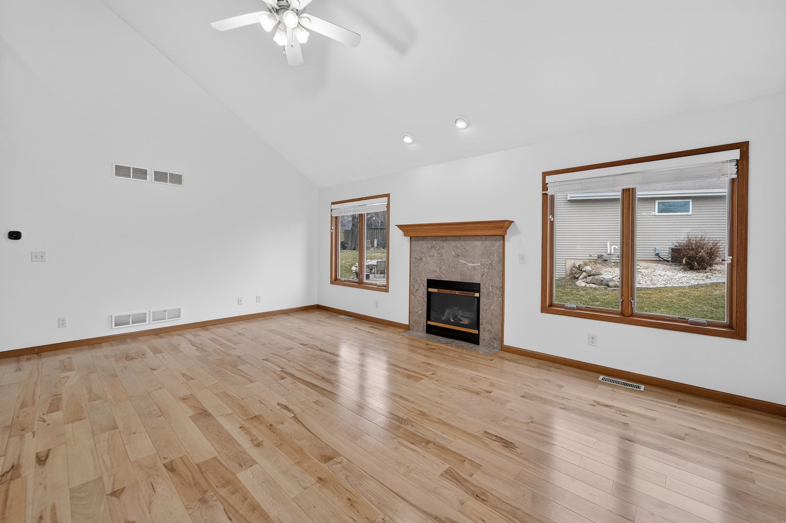 3100 Weybridge Drive Sun Prairie, WI 53590 - Photo 4 of 47