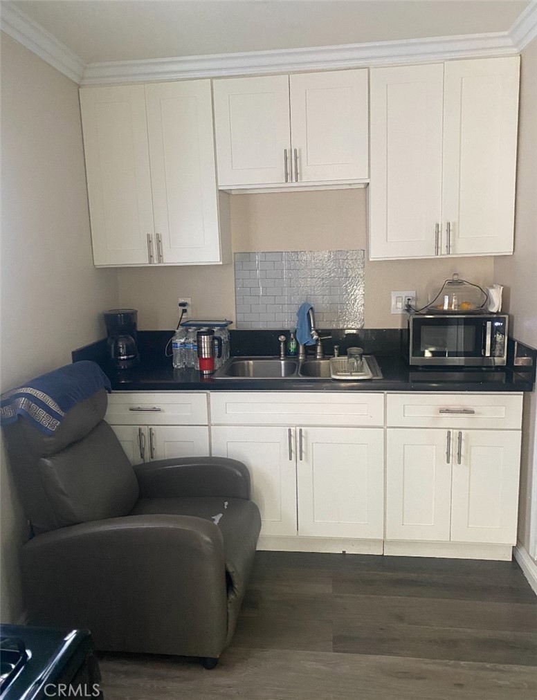 10246 Haddon Avenue Pacoima, CA 91331 - Photo 13 of 20