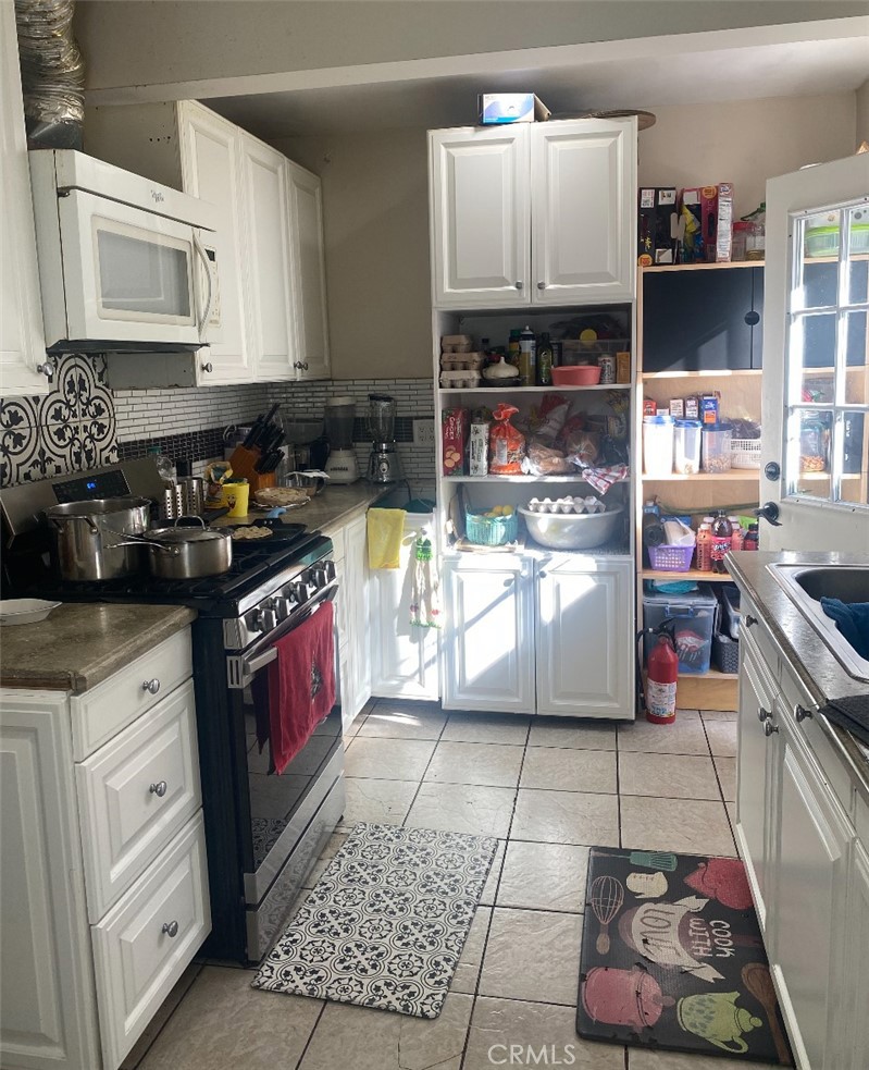 10246 Haddon Avenue Pacoima, CA 91331 - Photo 3 of 20