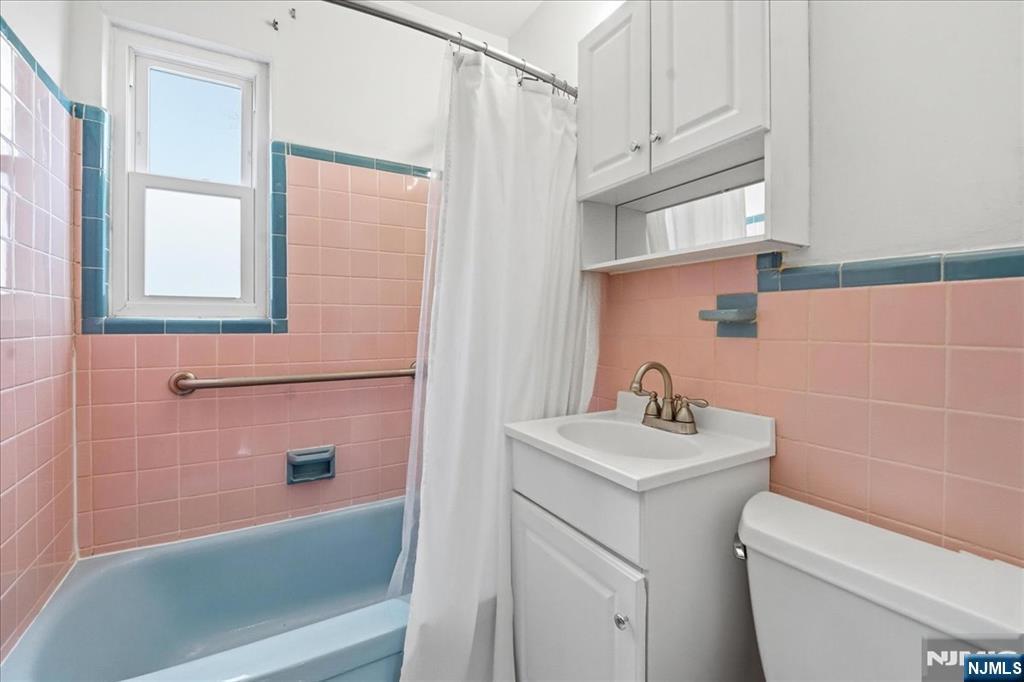 51 Albert Terrace Bloomfield, NJ 07003 - Photo 16 of 38