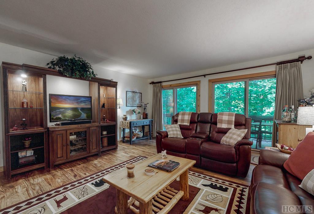 407 Overlook Road, Unit 2A Sapphire, NC 28774 - Photo 5 of 20 Gallery Image 5