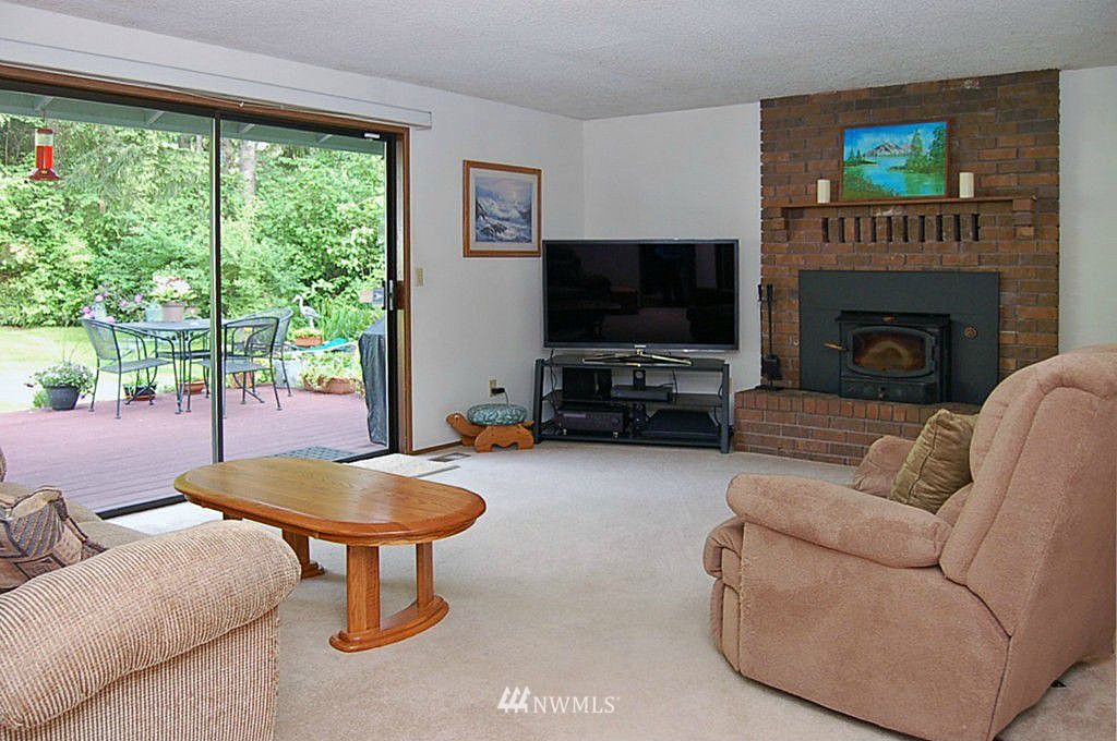 9448 Hart Road Southeast Olympia, WA 98501 - Photo 3 of 15 Gallery Image 3