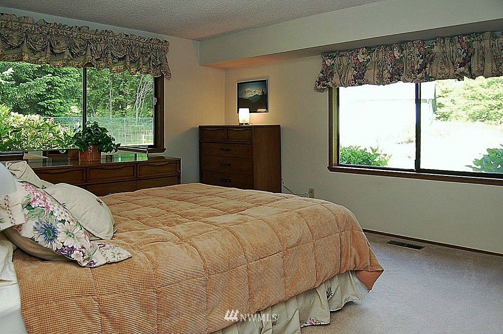 9448 Hart Road Southeast Olympia, WA 98501 - Photo 6 of 15 Gallery Image 6