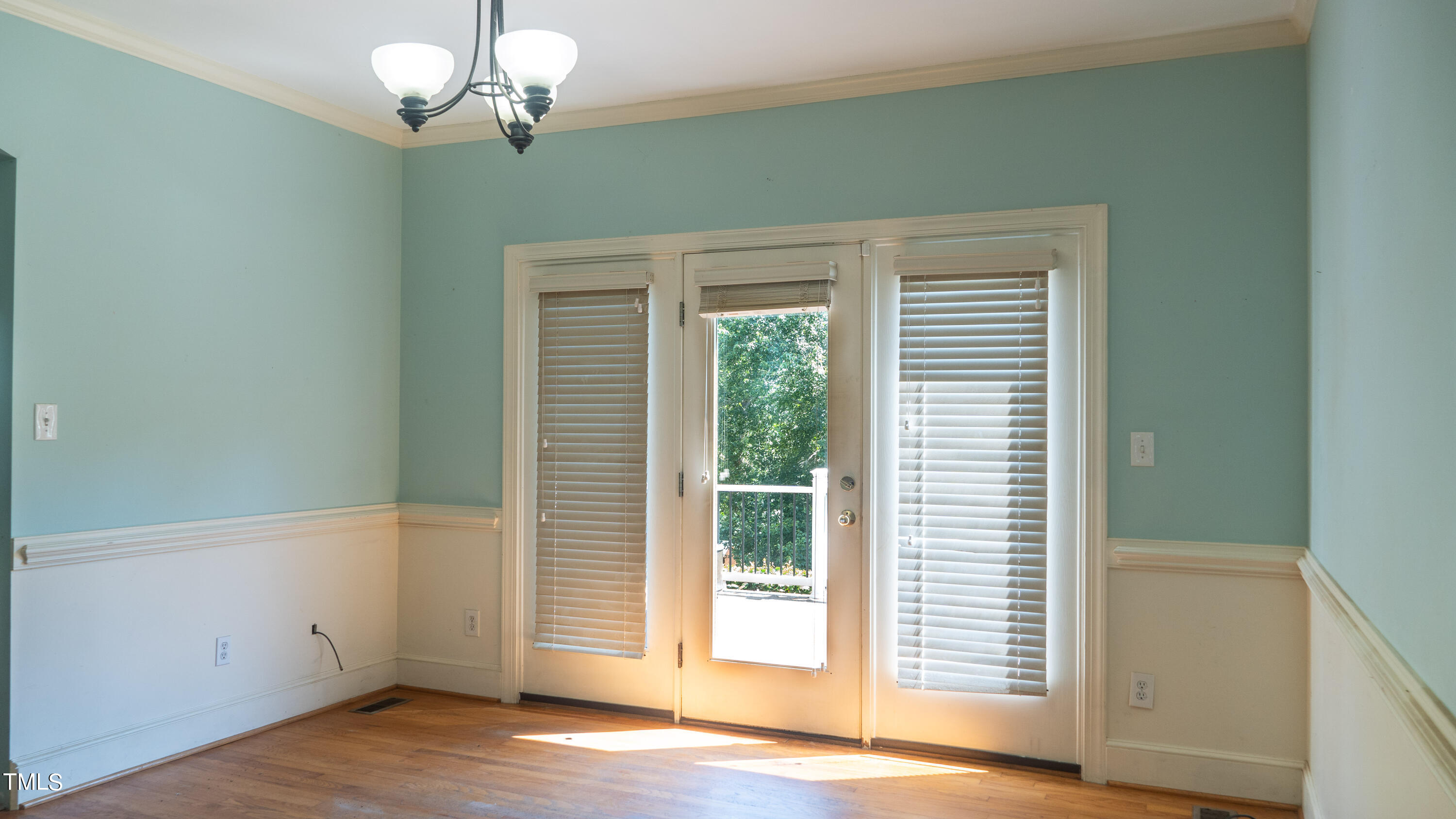 928 Windrow Lane Raleigh, NC 27603 - Photo 22 of 47 a view of a livingroom with a window