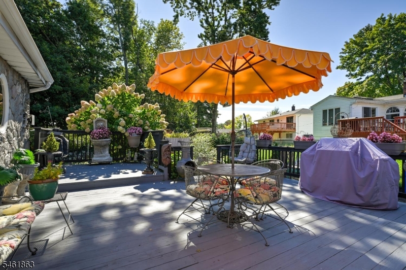 2 Armstrong Drive Oak Ridge, NJ 07438 - Photo 5 of 33 Gallery Image 5