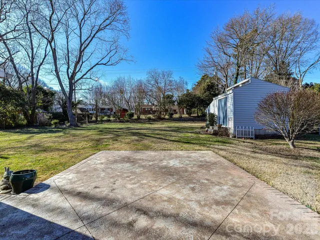 $370,000 | 361 Wedgewood Drive, Mooresville, NC 28115