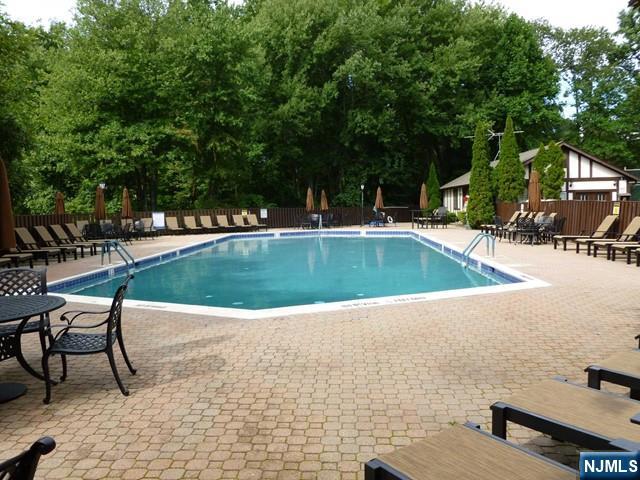 2002 Hawthorne Lane Mahwah, NJ 07430 - Photo 12 of 21