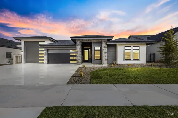 $1,110,000 | 270 North Hunter Crk Avenue, Eagle, ID 83616