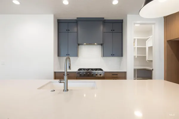 $1,110,000 | 270 North Hunter Crk Avenue, Eagle, ID 83616