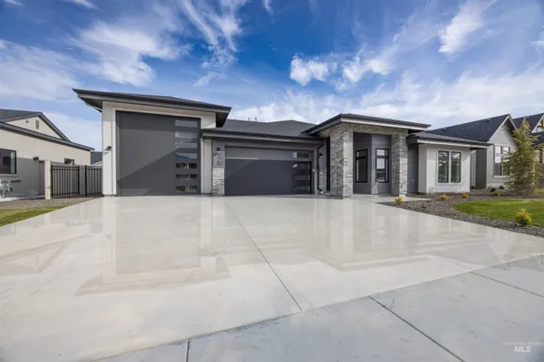$1,110,000 | 270 North Hunter Crk Avenue, Eagle, ID 83616
