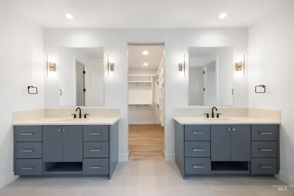 $1,110,000 | 270 North Hunter Crk Avenue, Eagle, ID 83616