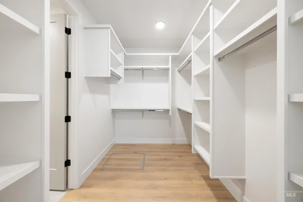 $1,110,000 | 270 North Hunter Crk Avenue, Eagle, ID 83616