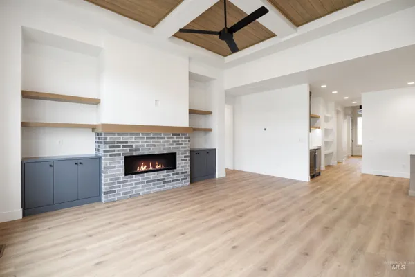 $1,110,000 | 270 North Hunter Crk Avenue, Eagle, ID 83616