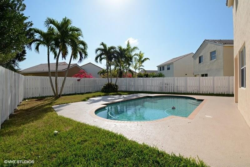 925 Briar Ridge Road Weston, FL 33327 - Photo 18 of 22 Photo 18