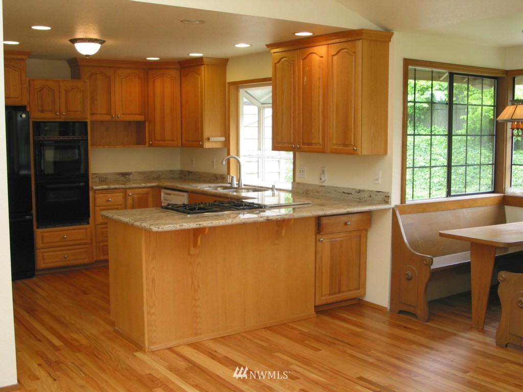 16121 Valhalla Drive Bothell, WA 98011 - Photo 5 of 8 Gallery Image 5