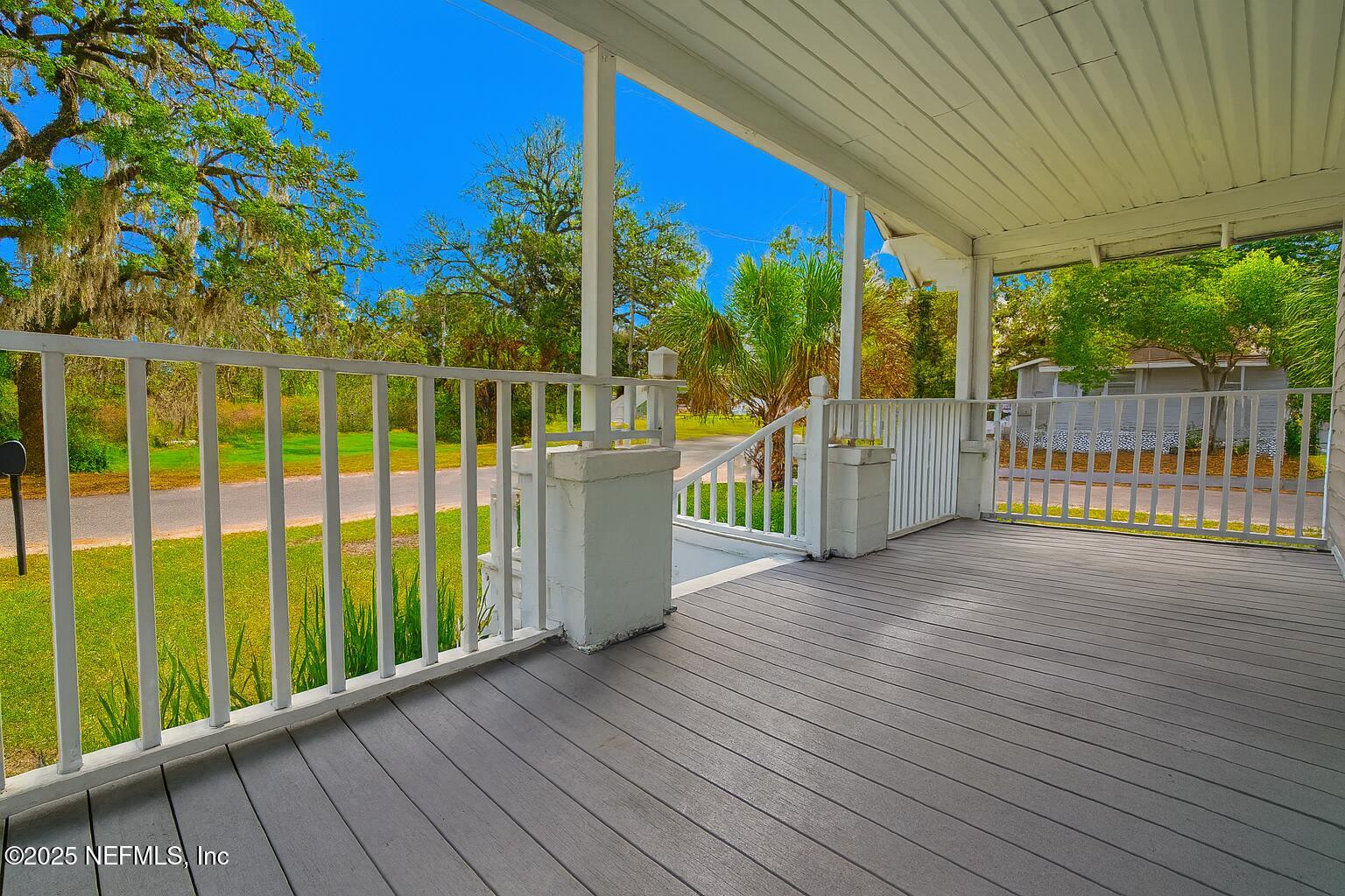 804 Westbrook Road Jacksonville, FL 32209 - Photo 4 of 23 a view of a balcony