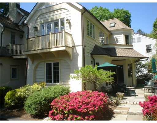 35 Terrace Avenue Riverside, CT 06878 - Photo 10 of 10 a front view of a multi story residential apartment building