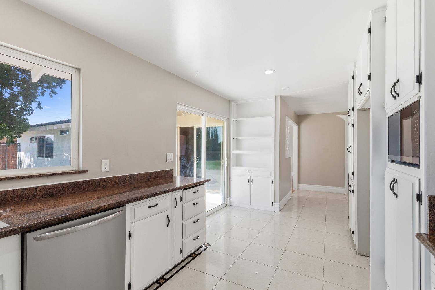 1408 Wallin Way Modesto, CA 95351 - Photo 11 of 32