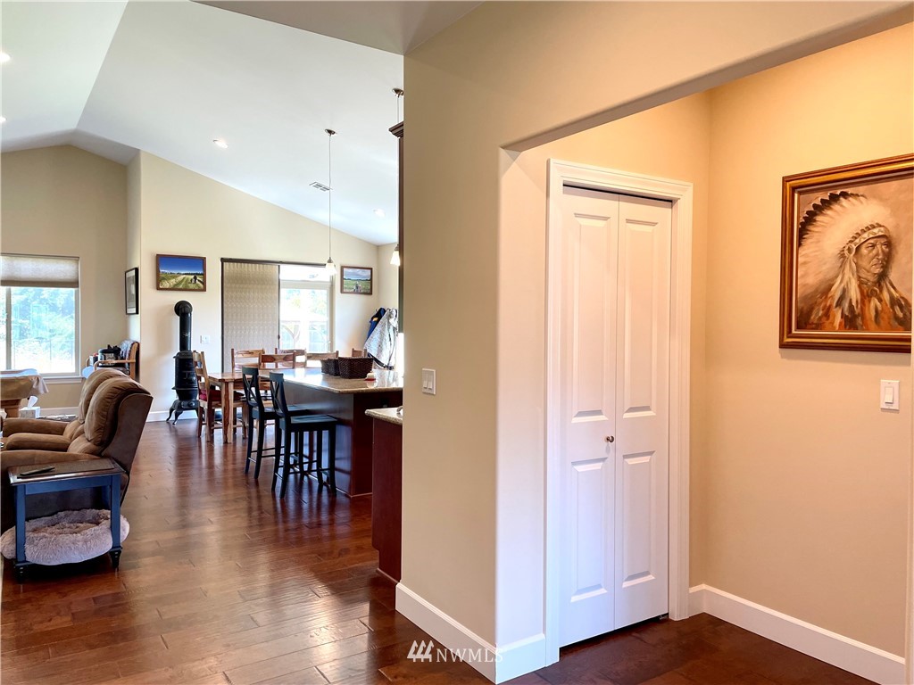 70 Ware Court Sequim, WA 98382 - Photo 3 of 40