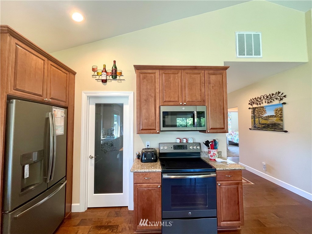 70 Ware Court Sequim, WA 98382 - Photo 8 of 40