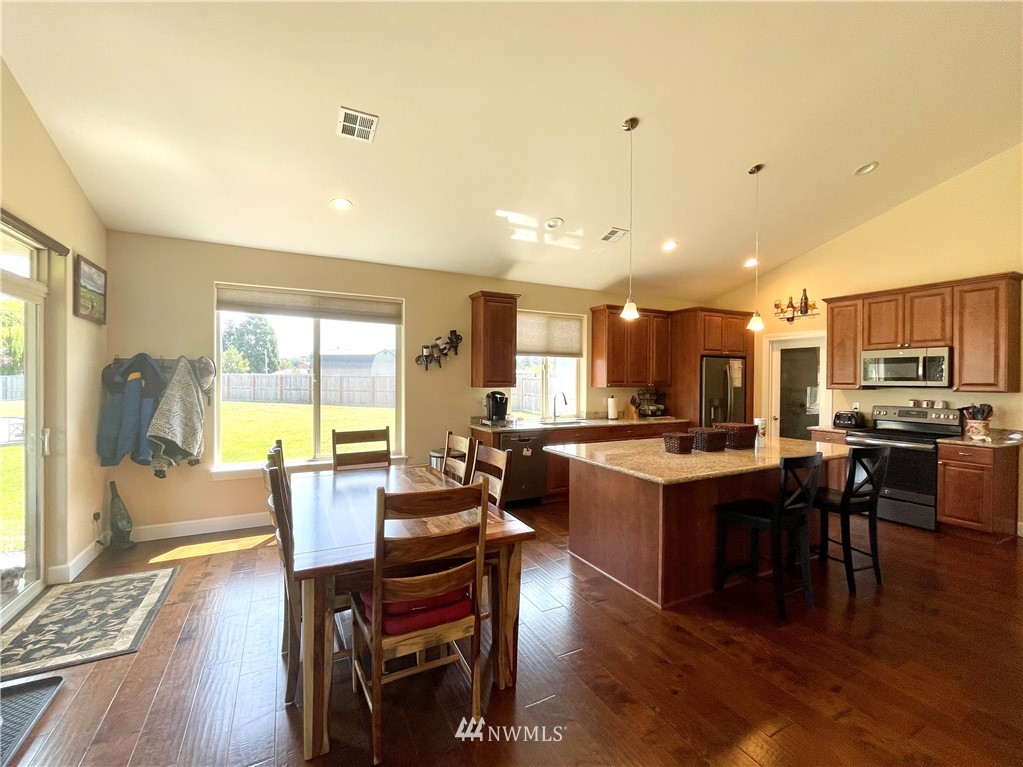 70 Ware Court Sequim, WA 98382 - Photo 9 of 40