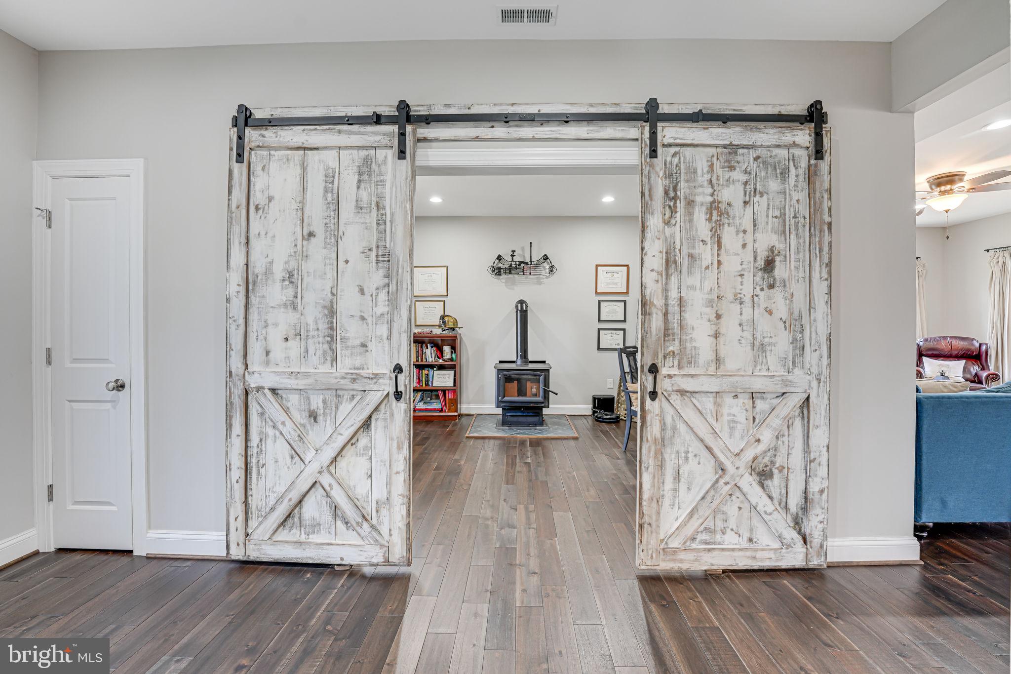 22471 Village Road Unionville, VA 22567 - Photo 11 of 43 Barn Doors