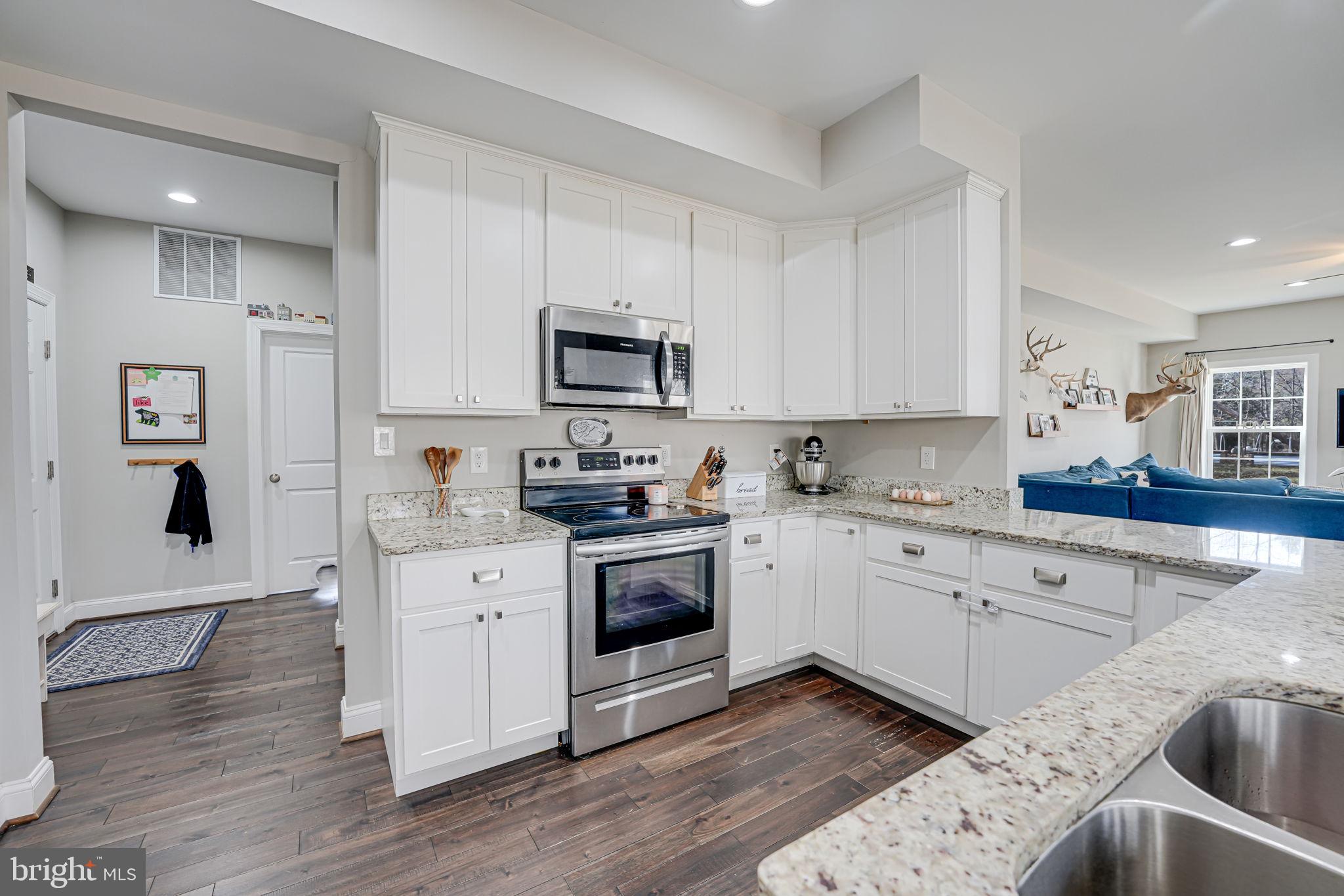 22471 Village Road Unionville, VA 22567 - Photo 16 of 43 Stainless Appliances!