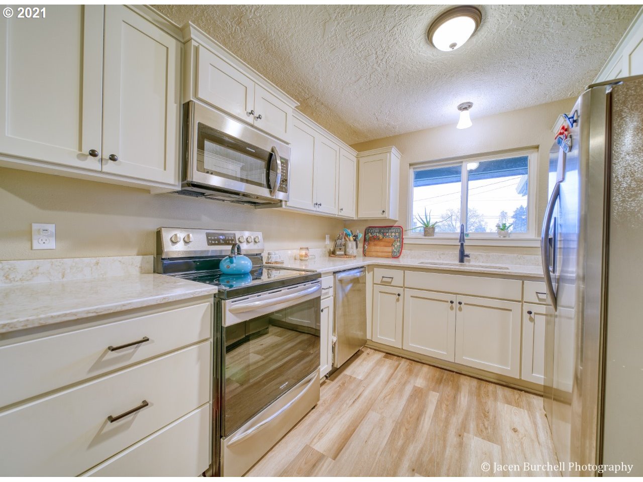 51701 Southwest Em Watts Road Scappoose, OR 97056 - Photo 11 of 24 Gallery Image 11