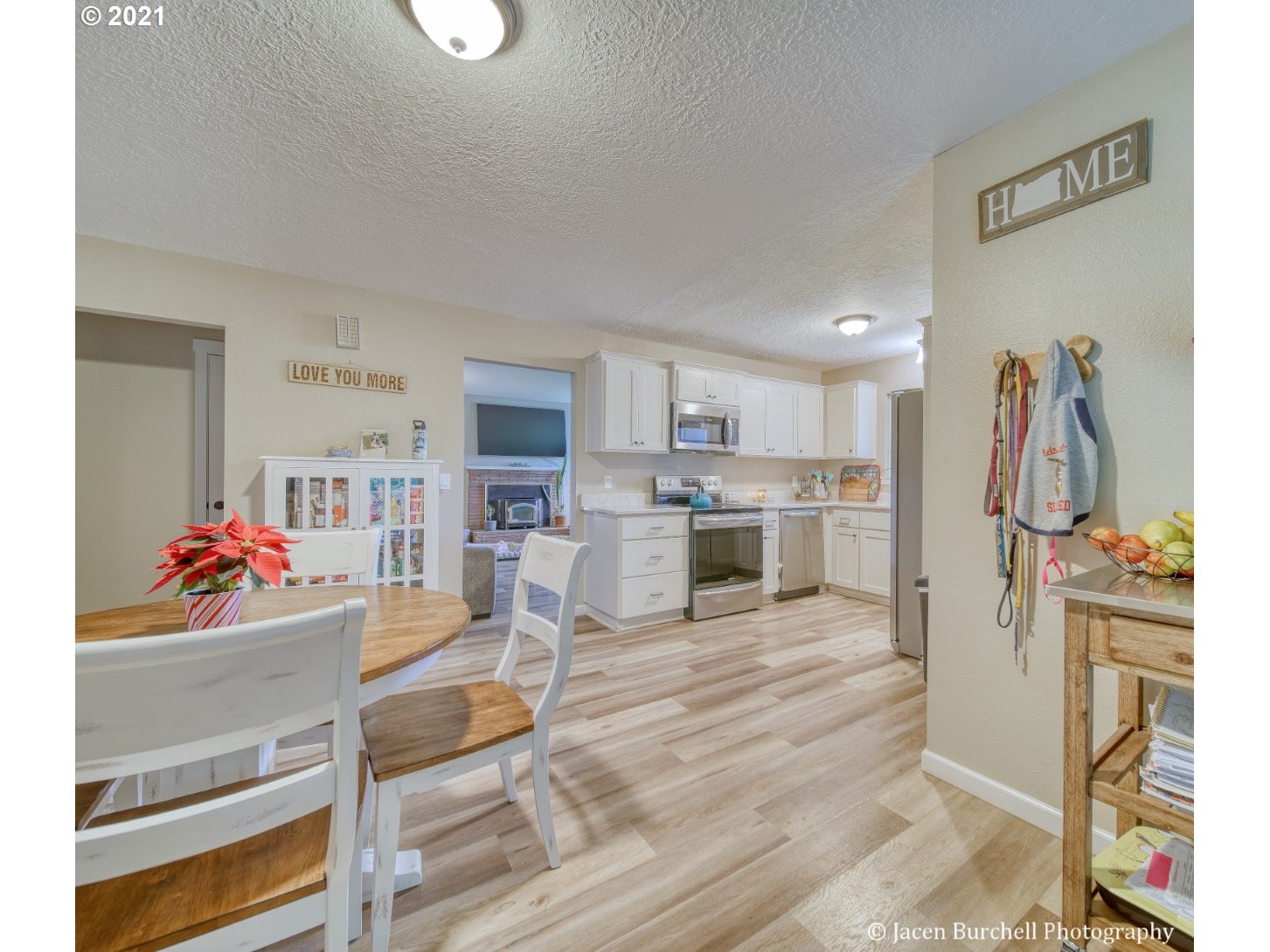 51701 Southwest Em Watts Road Scappoose, OR 97056 - Photo 9 of 24 Gallery Image 9