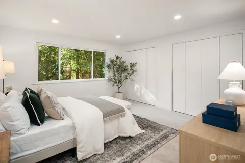 $1,298,000 | 3023 255th Avenue Southeast, Sammamish, WA 98075