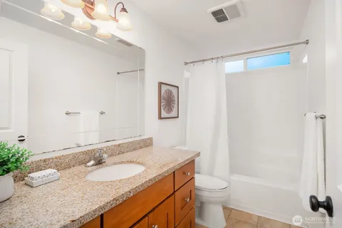 $1,298,000 | 3023 255th Avenue Southeast, Sammamish, WA 98075