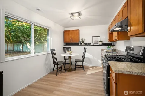 $1,298,000 | 3023 255th Avenue Southeast, Sammamish, WA 98075