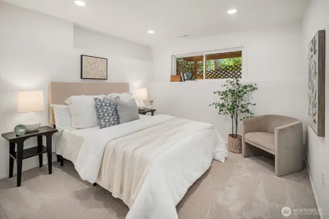 $1,298,000 | 3023 255th Avenue Southeast, Sammamish, WA 98075